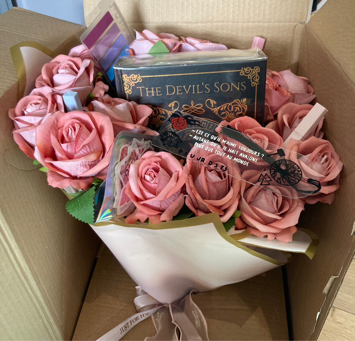 Bouquet Darkromance - Romance - Fantaisie - Thriller - Livre Broché